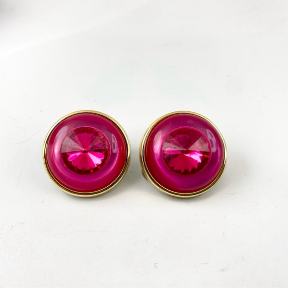 Vintage 1980s Bijoux hot pink plastic rhinestone dome clip-on earrings. - Picture 2 of 5